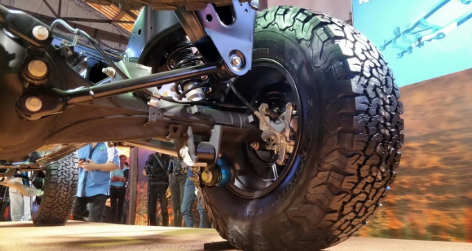 xe ban tai ford ranger raptor he thong treo